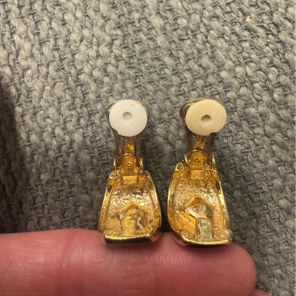 80’s Clip On  Green and Gold Women's Earrings - Picture 4 of 5